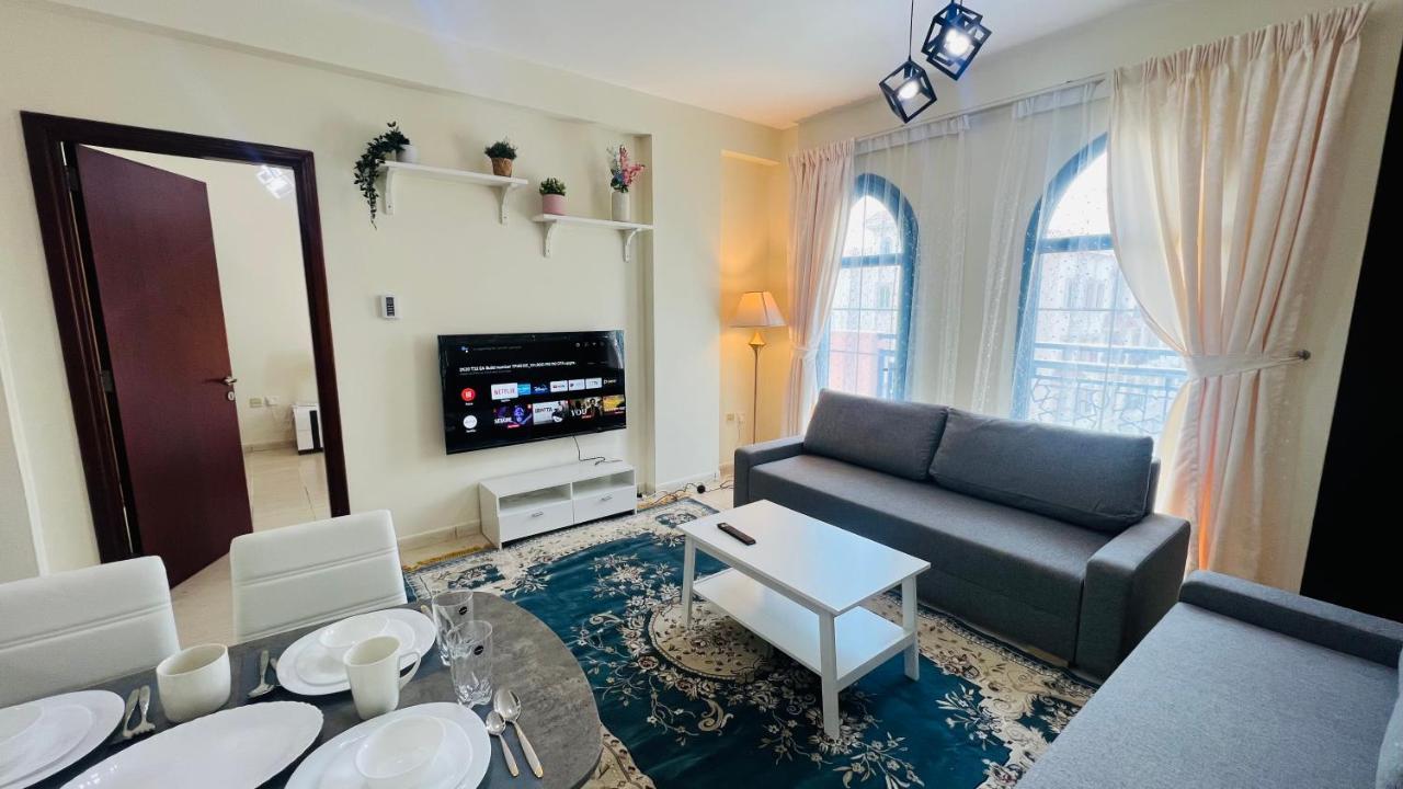 Newly Furnished Cozy One Bed Room Apartment 2 Bathroom City View Dubai Esterno foto
