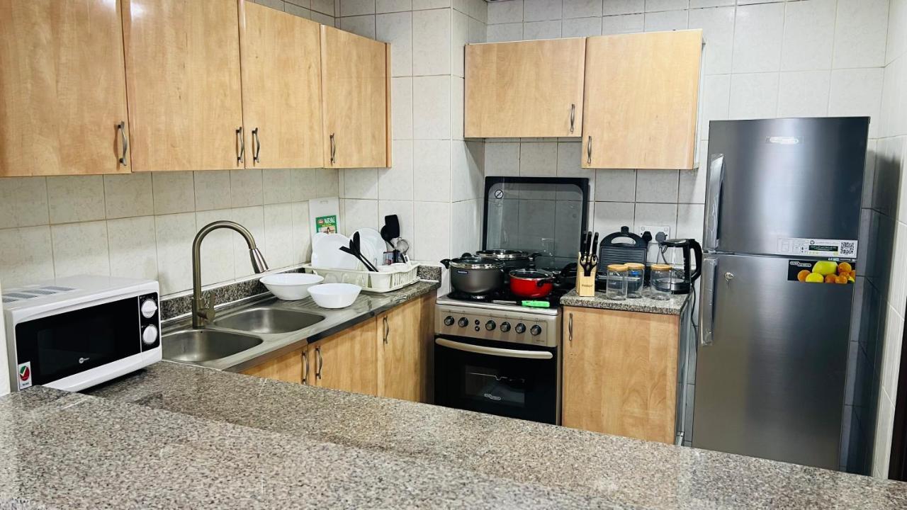 Newly Furnished Cozy One Bed Room Apartment 2 Bathroom City View Dubai Esterno foto