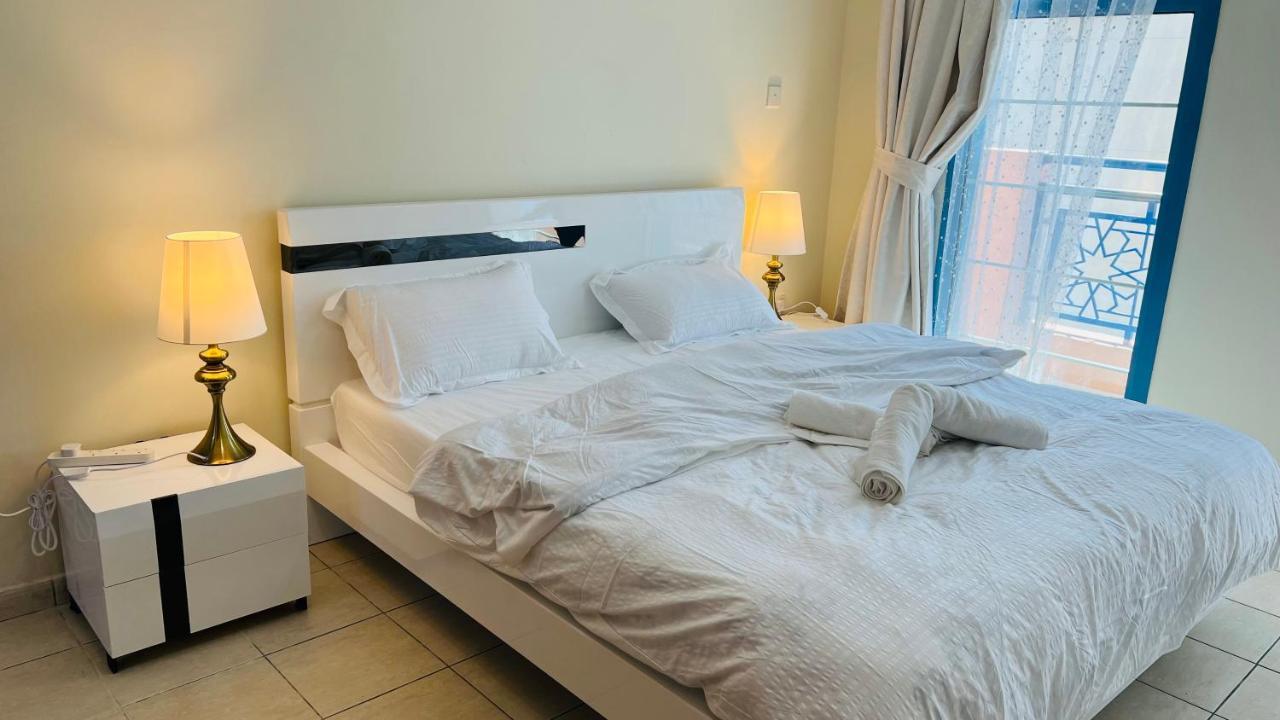 Newly Furnished Cozy One Bed Room Apartment 2 Bathroom City View Dubai Esterno foto