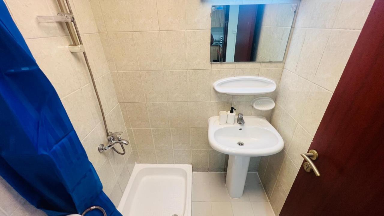 Newly Furnished Cozy One Bed Room Apartment 2 Bathroom City View Dubai Esterno foto