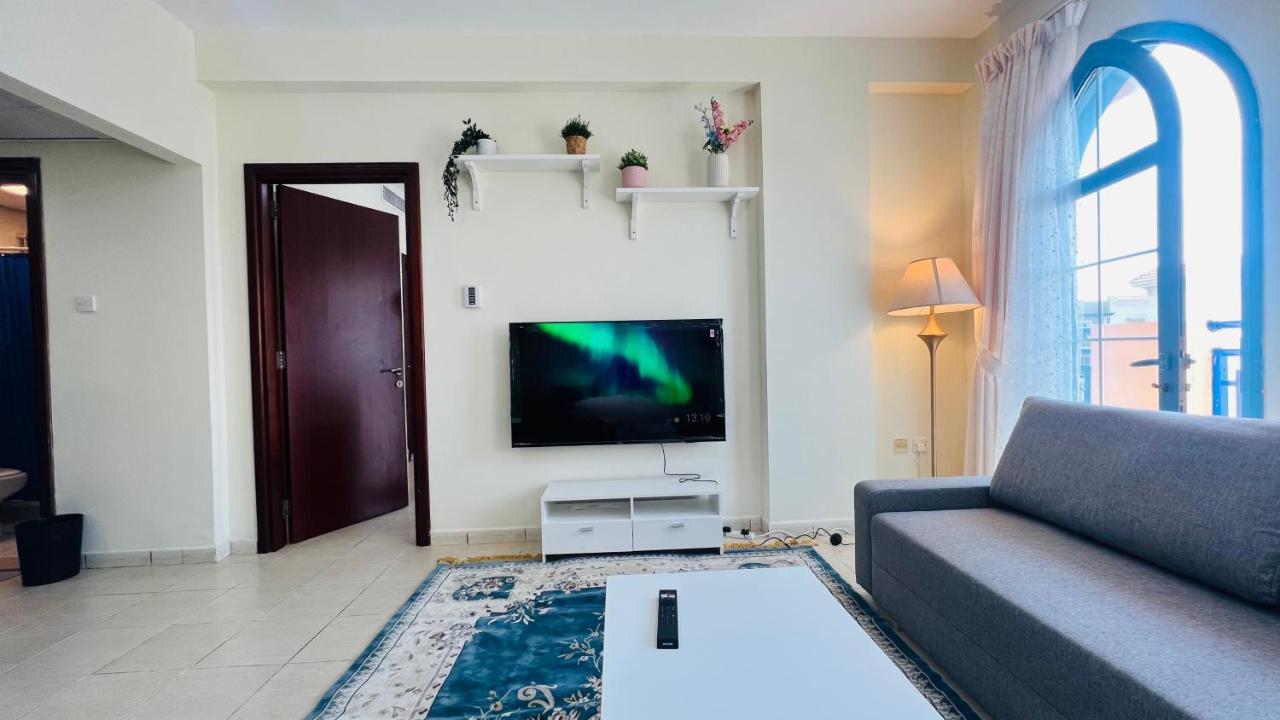 Newly Furnished Cozy One Bed Room Apartment 2 Bathroom City View Dubai Esterno foto